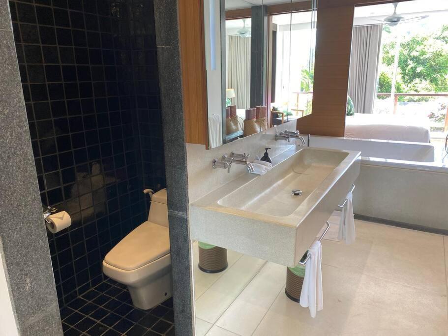 Beachfront 2 Bedroom Luxury Condo Chava Surin 外观 照片